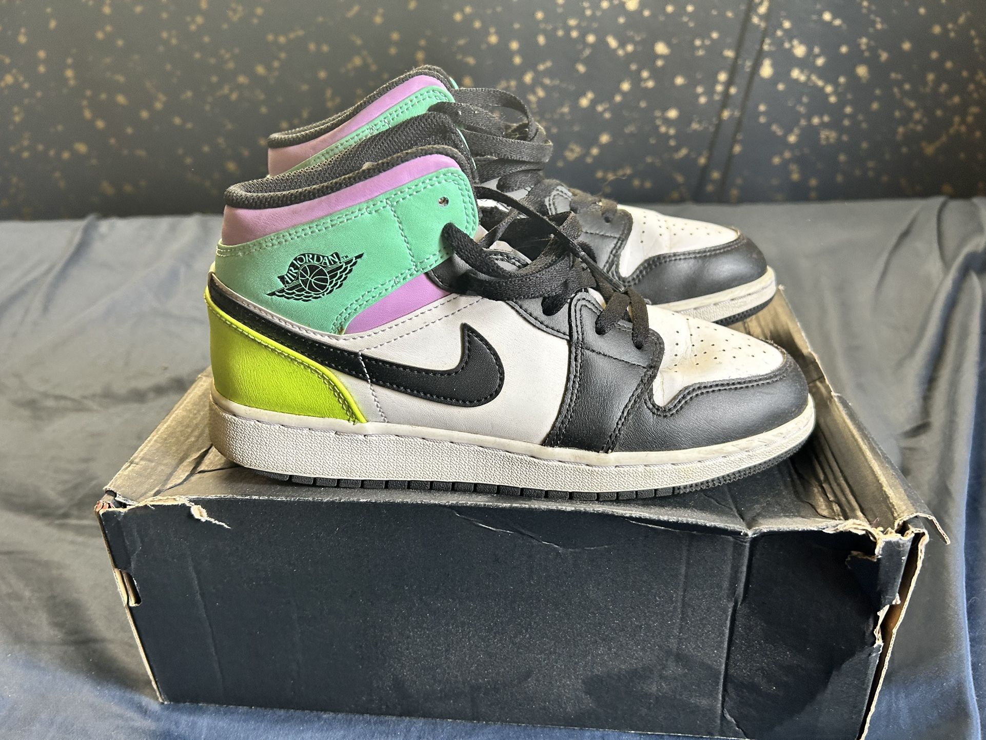 Jordan 1 Mid Size 6.5
