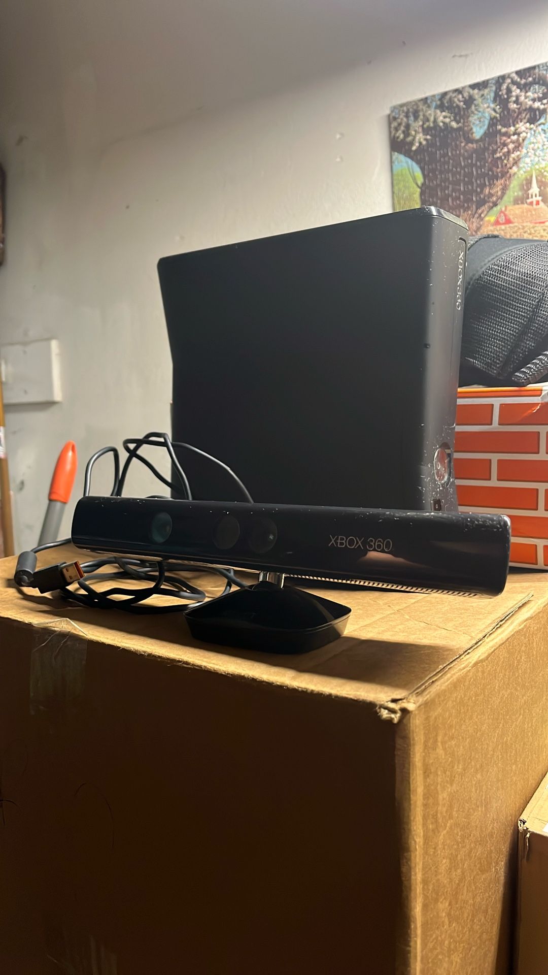 XBOX 360 With Red Ring For Parts Also Come With Kinect Camera Still In Good Condition