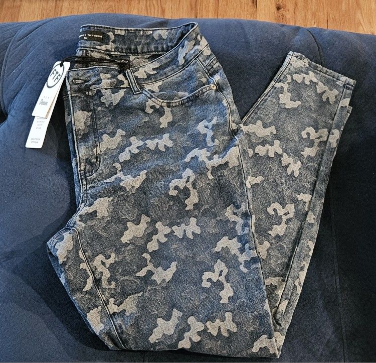 2 Pair Plus Size Jeans Size 16