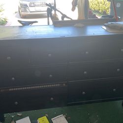 8 Drawer Dressor - Solid Wood + Mirror
