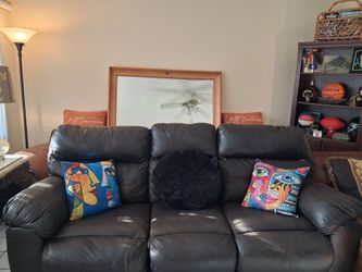 FREE LEATHER SOFA RECLINER,