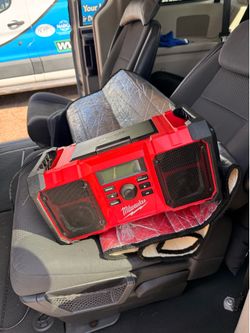 Milwaukee Radio Cord / Battery
