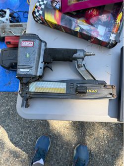Senco Staple Gun