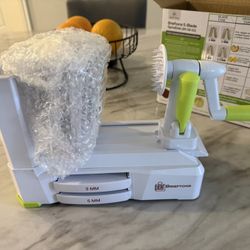 Brieftons 5-Blade Vegetable Spiralizer