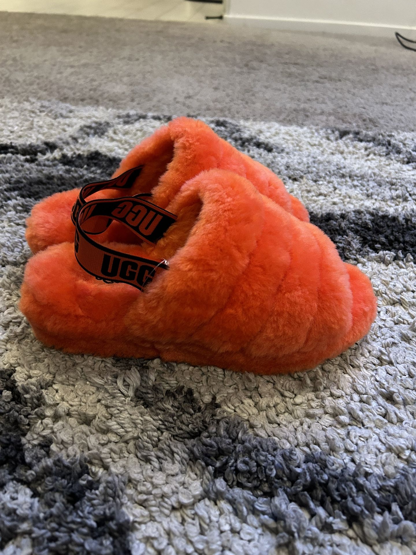 Ugg Slippers/orange