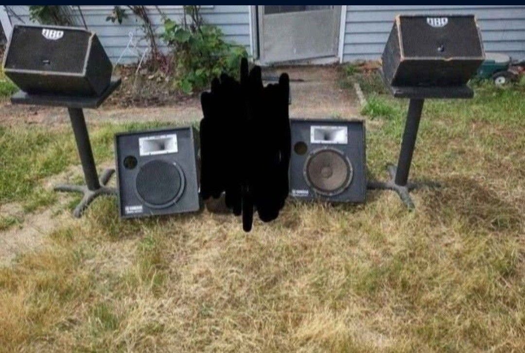 Older Yamaha Concert Speakers Will Not Separate