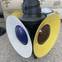 RAILROAD SIGNAL LIGHT