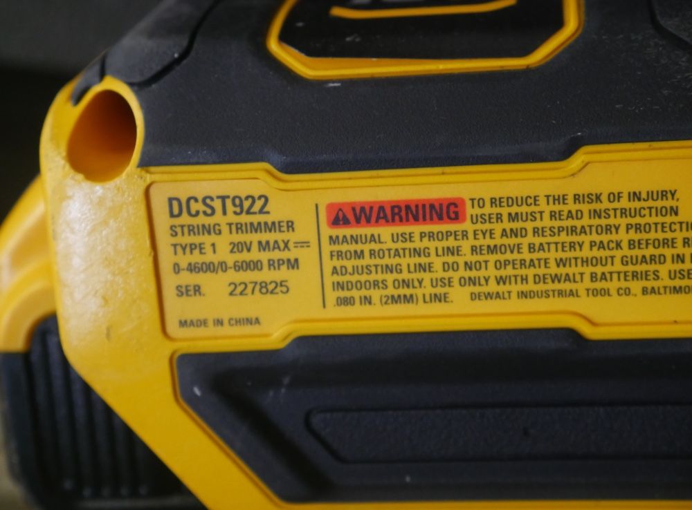DEWALT DCST922 STRING TRIMMER W BATTERY & CHARGER DCST922 for Sale in