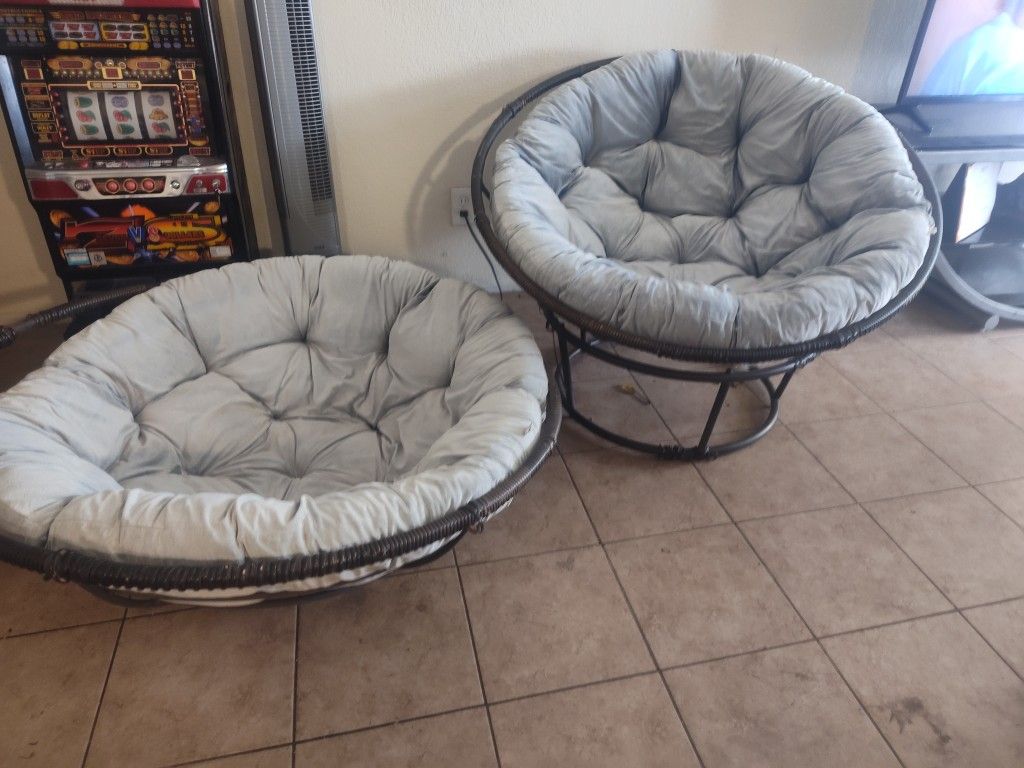 2 Papasan Chairs With Cushions