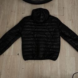 Black puffer jacket S