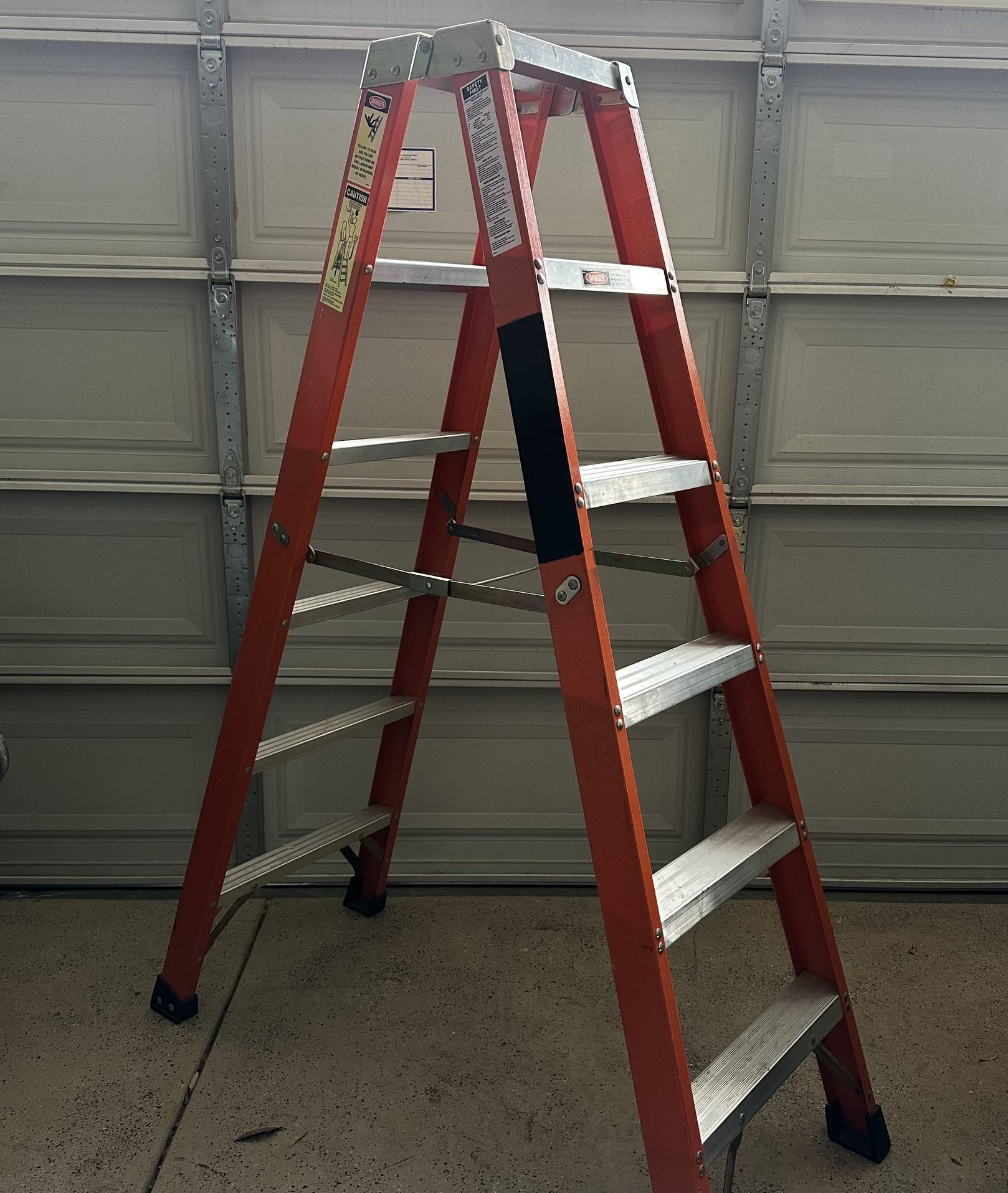 Sunset 6' Double Sided Ladder - FD1A06 for Sale in Santa Clarita, CA ...
