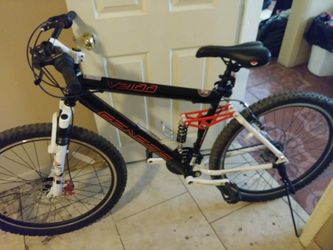 Vitesse Mountain Bike for Sale in Tucson AZ OfferUp