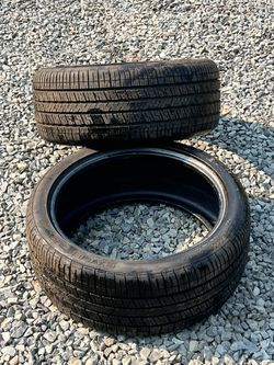 245 40 19 Good Year Like New  Pair 