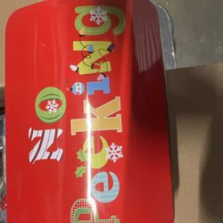 No Pocking Box. Metal Holiday Box
