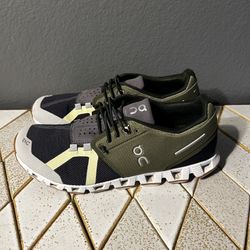 On Cloud 5 Women’s Size 7.5