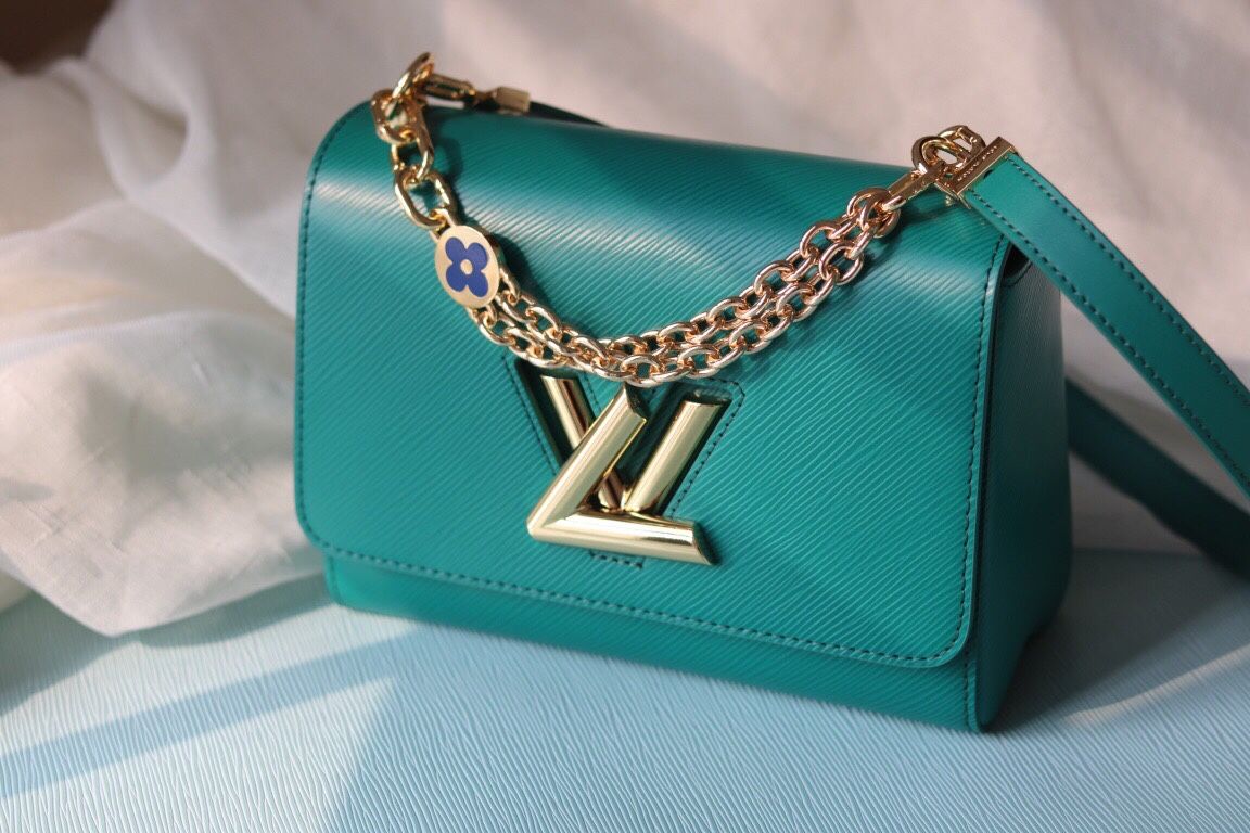women's luxury 𝐥𝐨𝐮𝐢𝐬 𝐯𝐮𝐢𝐭𝐭𝐨𝐧 bag 400