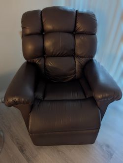 Golden Lift Chair Maxicomfort with Twilight Positioning, model PR514-MLA