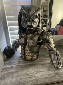 Prime 1 Studio Jungle Hunter Predator Torso Gort Portrait Museum Masterline