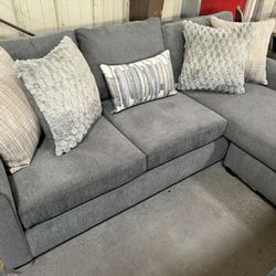 Sectional Sofa $850 Cup Holders & Console Must Go!