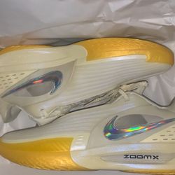 Nike Gt Cut 3 Turbos Size 10 (NEVER WORN)