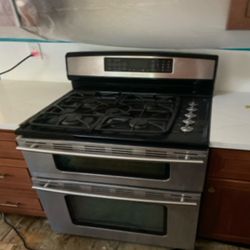Standard Size Stove Like New 