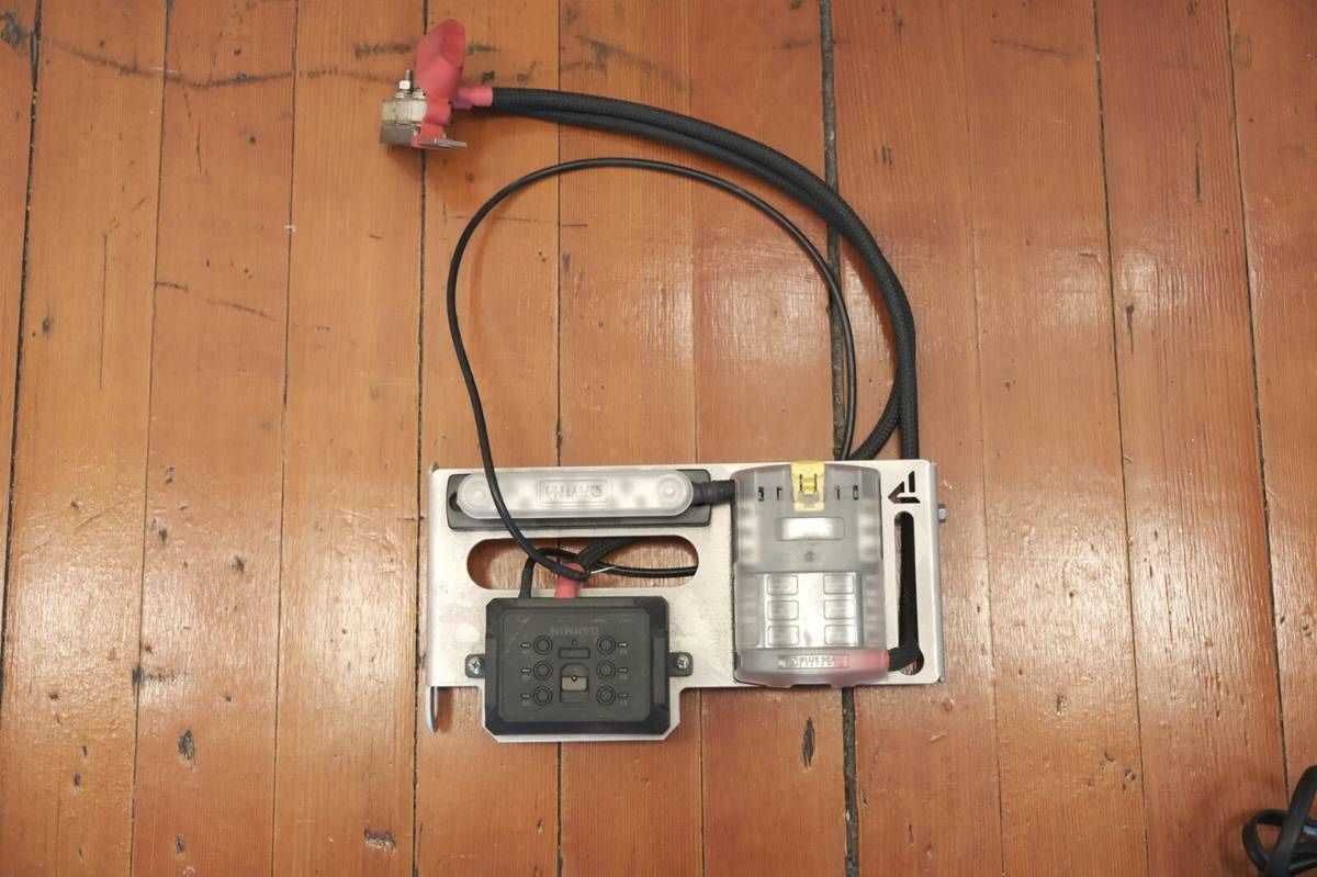 Garmin PowerSwitch And Powertray With Fuse Block And Bus Bar (4Runner)