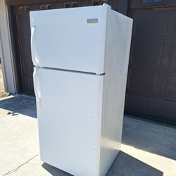 Frigidaire Refrigerator 