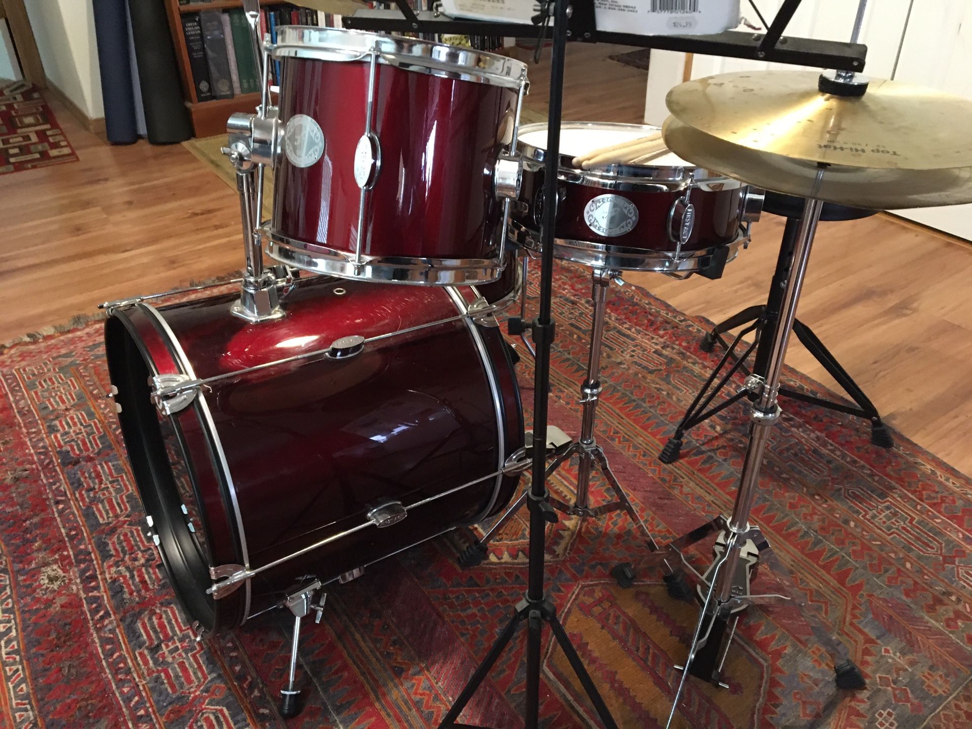 First Act Drum set, Cymbals and hardware. Complete drums with book for