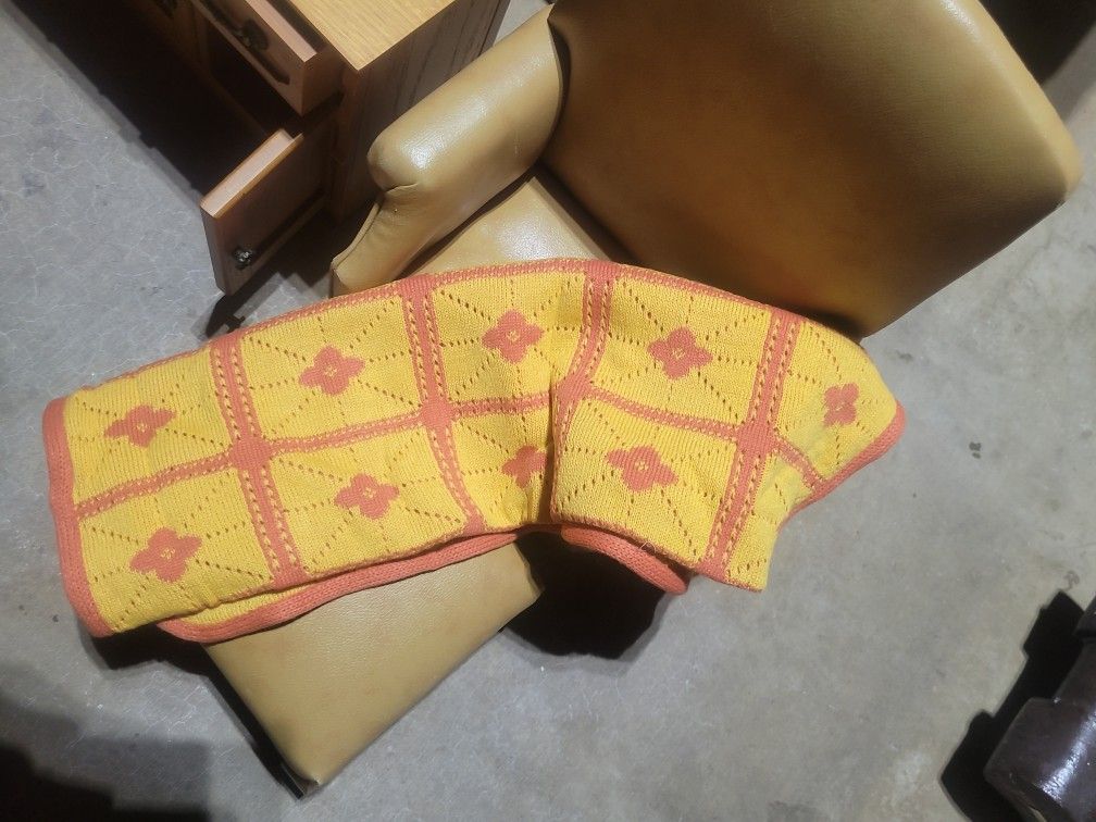 A mixture of accessoryes piano Bed Spread Ans So Much More,all In Great Condition