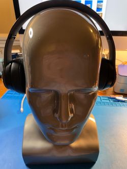 Beats by Dr. Dre Solo2 Over the Ear Headphones - Black, New Ear Pads