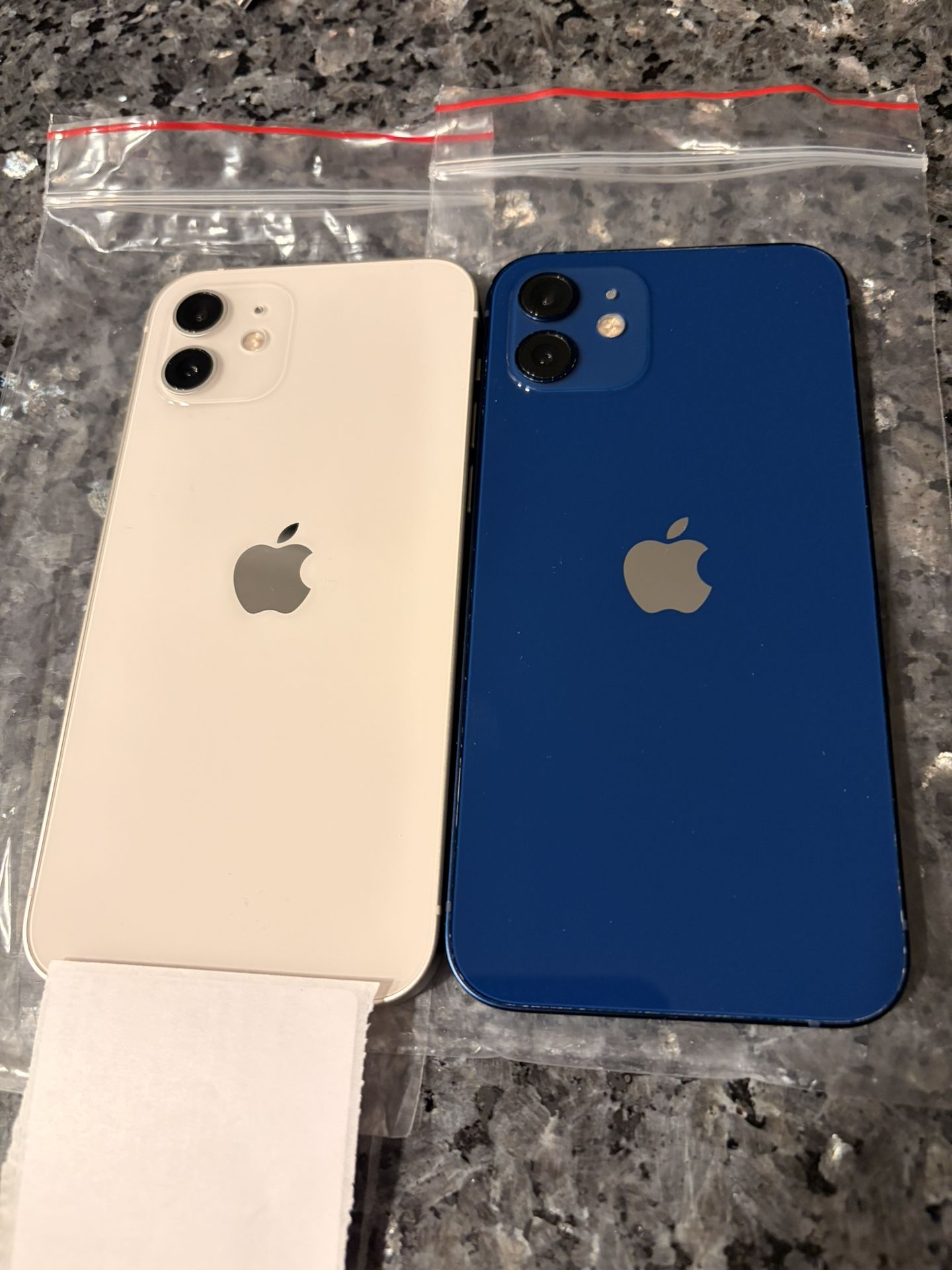 Unlocked Apple ๐ iPhone 12 (Blue or Black) 128GB - Good Condition