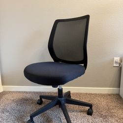 Ergonomic Office Chair – Mesh Back – Like New