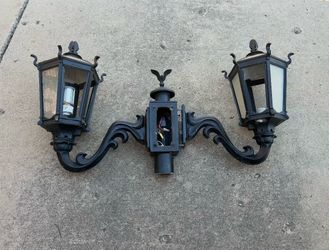 Light post lamp head