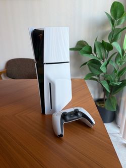Like new PlayStation 5 console with disc drive