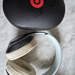 Beats by Dr. Dre Studio 2 Wireless Headphones B0501