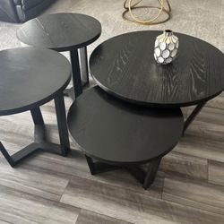 4 coffee table set like new
