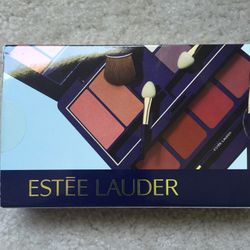 Ester Lauder Travel Compact