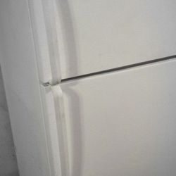 Whirlpool refrigerator 27x28x60