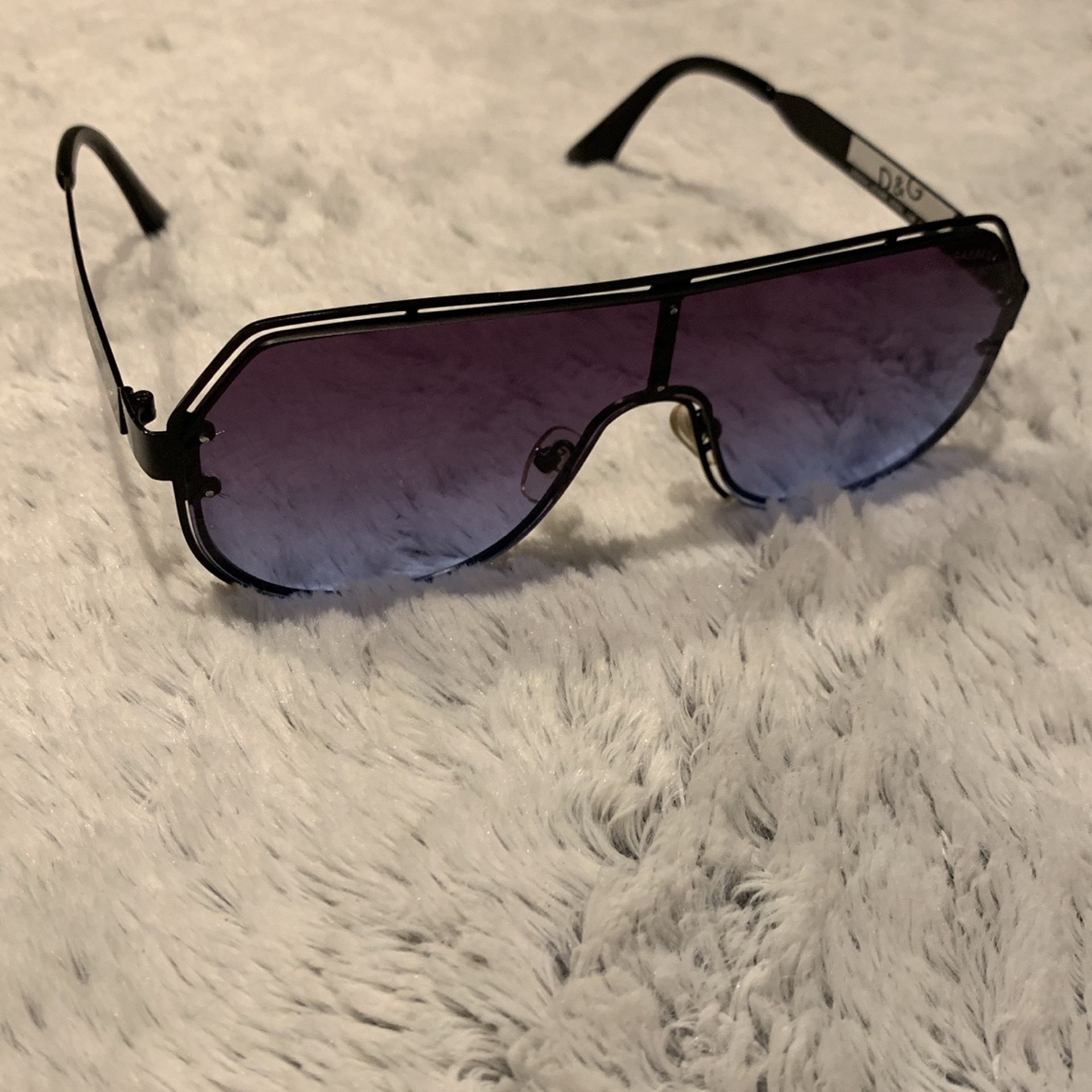 Dolce&Gabbana Sunglasses (great Cond)