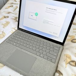 Microsoft Surface Laptop 