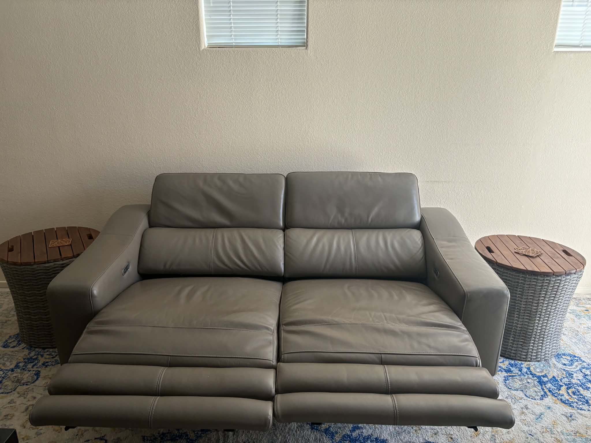Nayuzzi italian leather reclining sofa