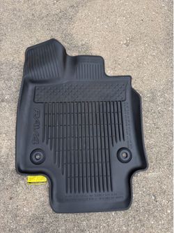 Toyota Rav4 Rubber Mats