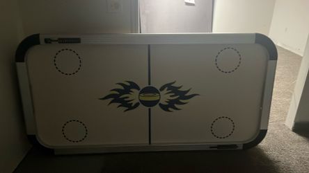 Air hockey