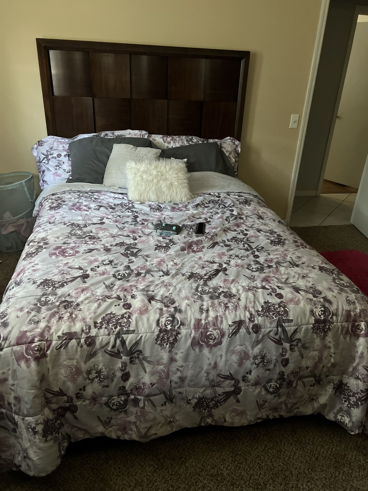 bed frame & dresser