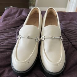 Beige Shoes Journee Collection Size 10