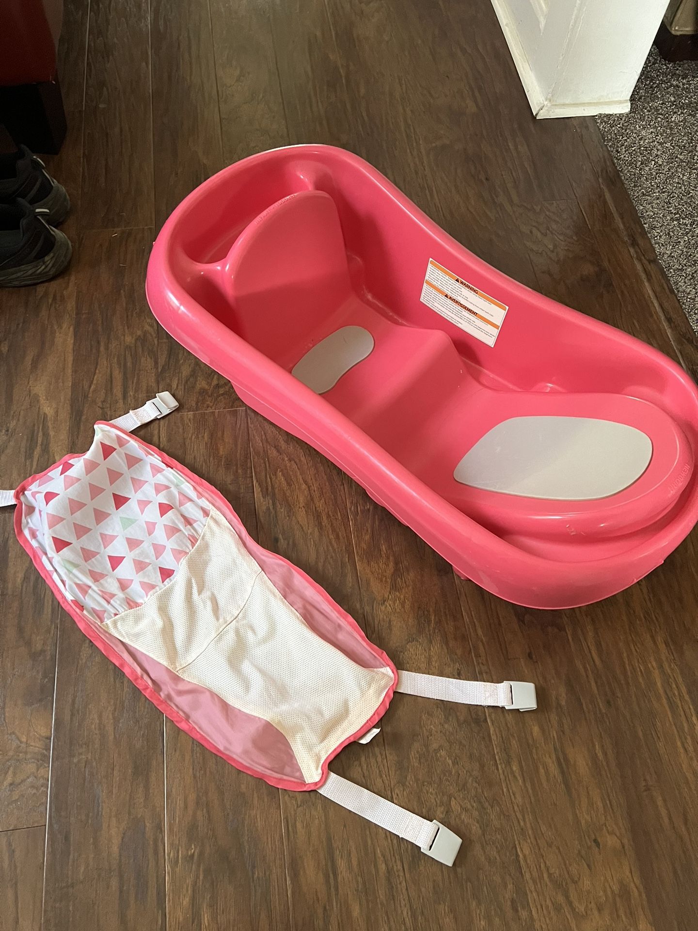 $7 Infant / Baby Bath and Sling 