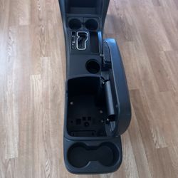 2012. Toyota. Tacoma.    Center. Consola  Parts