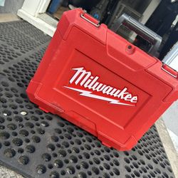 Small Milwaukee Box