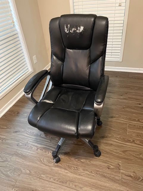 Office Chair ($15 Decatur, GA)