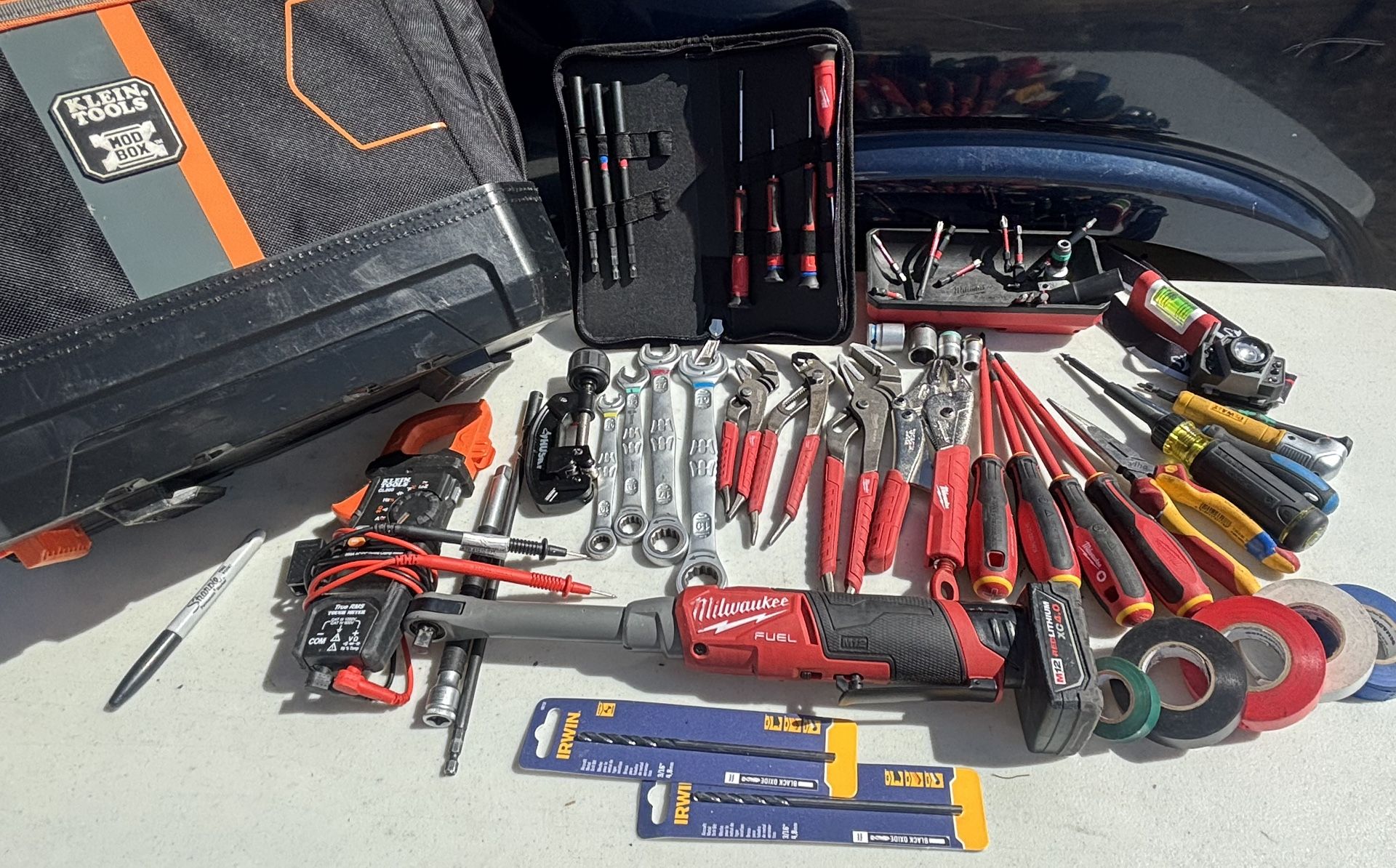 Milwaukee Bundle Needs To Go Today , Great Condition But INeed To Pay Rent.